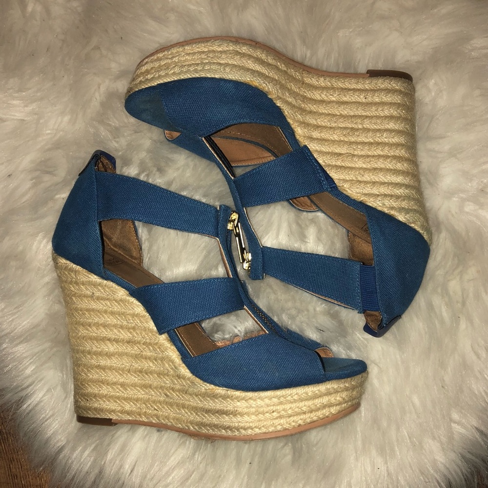 💦Blue wedges